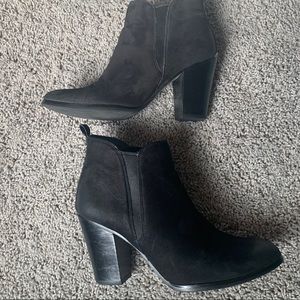 Michael Kors women boots size 8